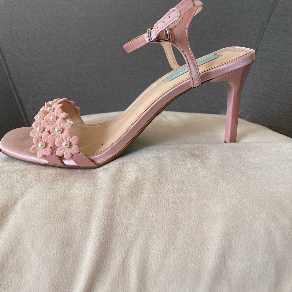 Pink flower strap heels - Picture 3 of 7